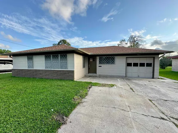 2201 Angelle Dr, Port Arthur, TX 77642