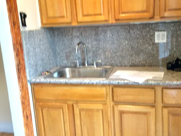 1146 Dean Street image 7 of 13