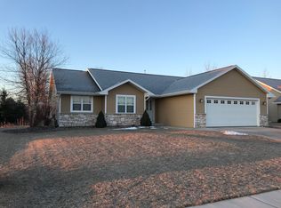 722 S Melcorn Cir, De Pere, WI 54115