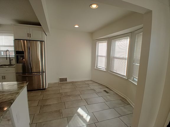 4th image of 1325A Cherokee Ave