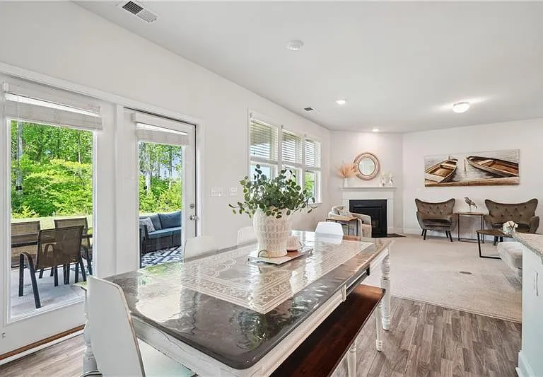 7455 Easton Valley Ln — Photo 13