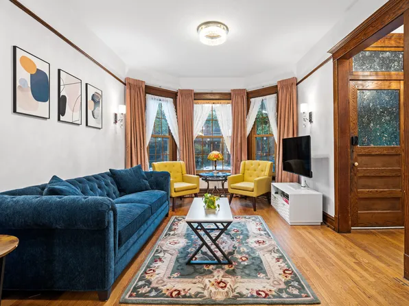 3905 N Seeley Ave #1, Chicago, IL 60618