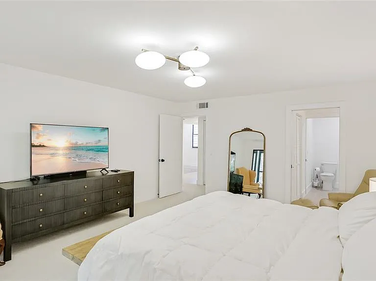 303 Springdale Dr #303 — Photo 15