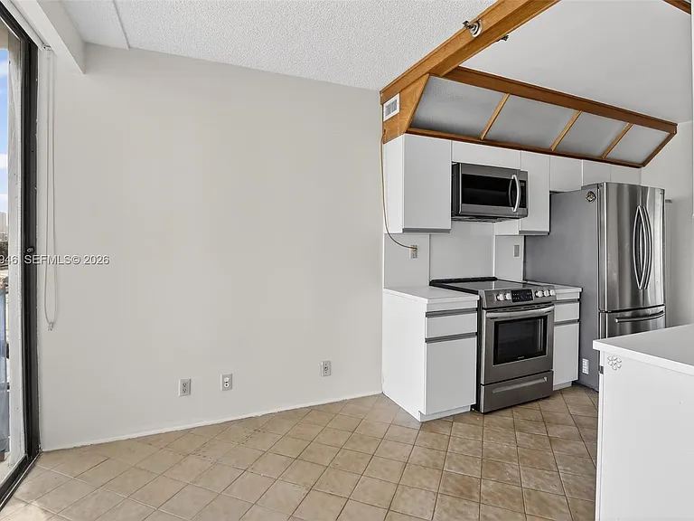 19707 Turnberry Way #7F — Photo 17