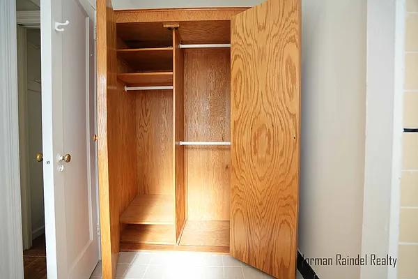 Rented by Norman Raindel, LREB | media 17