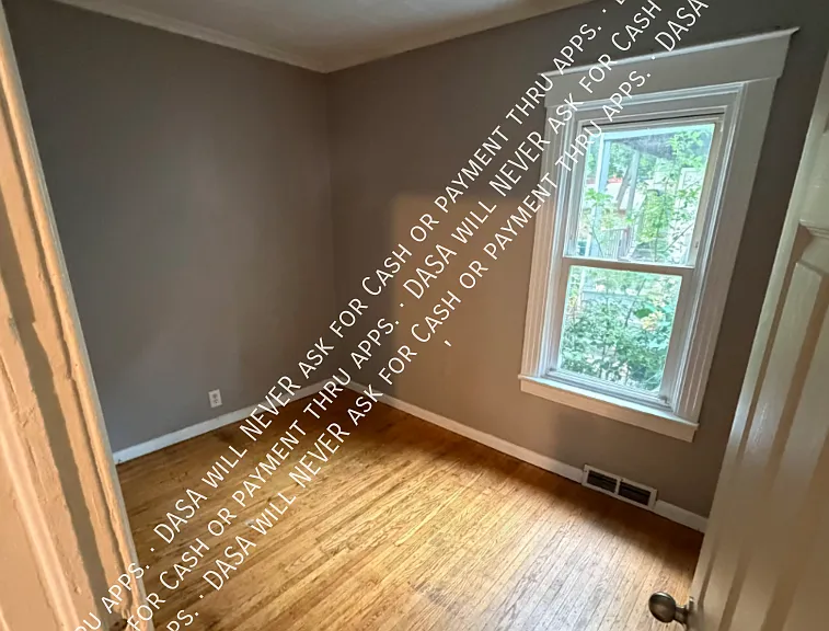 60-62 Lincoln Ave #LOWER — Photo 7