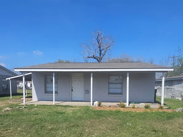 1311 Fred St, El Campo, TX 77437