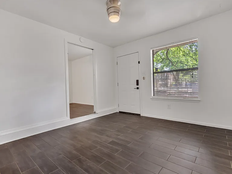 1624 Aquarena Springs Dr #G151 — Photo 3