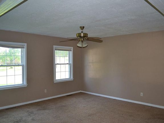 2nd image of 289 Cedar St