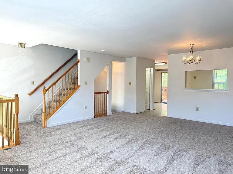 188 Pinecove Ave — Photo 2