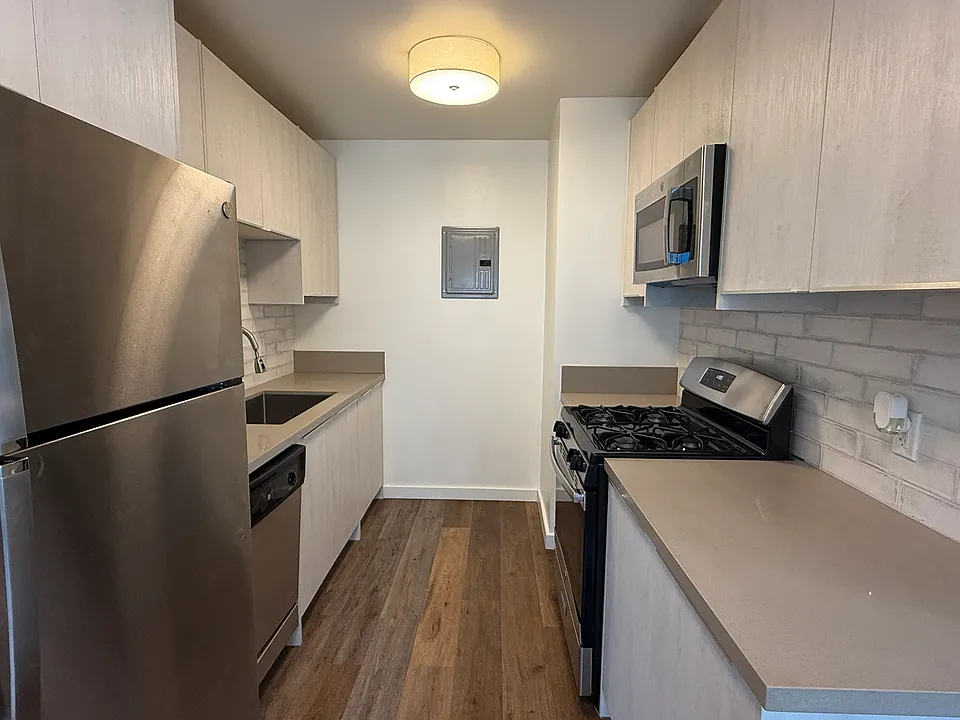 1156 N Madison Ave #7