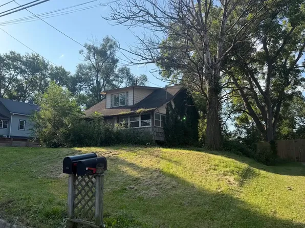 1120 Wade St, Des Moines, IA 50315