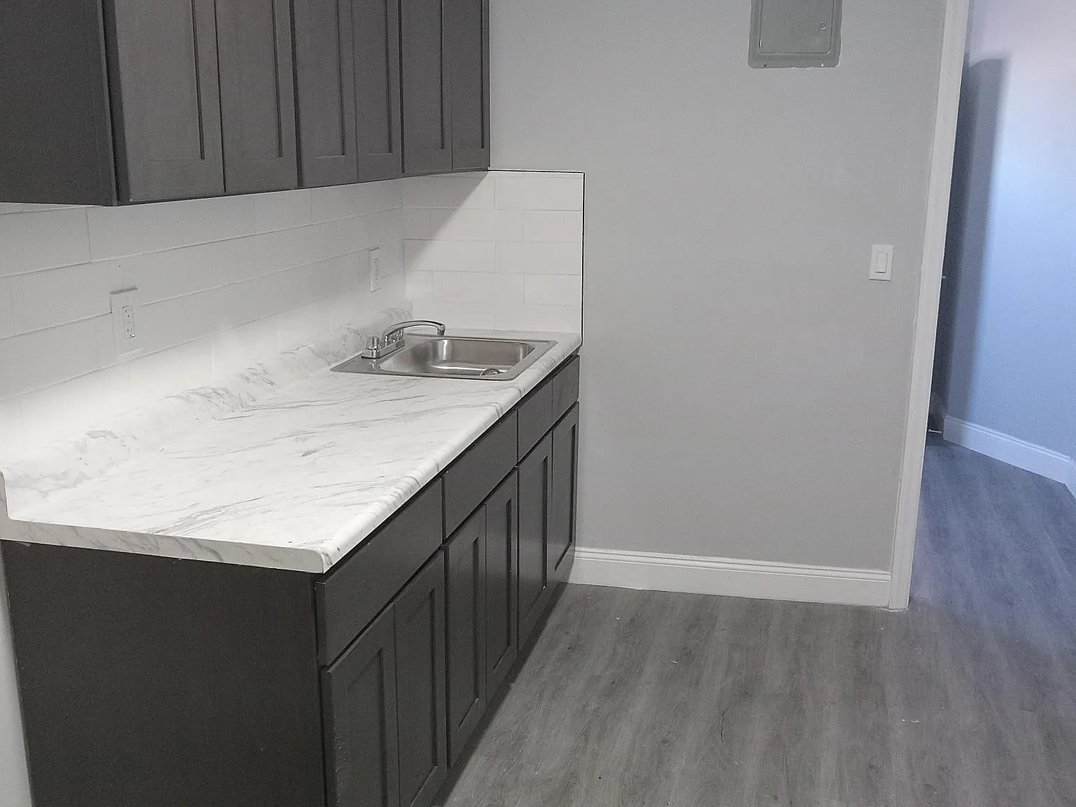 2 bed, 900 sqft, $2,400 — Photo 3