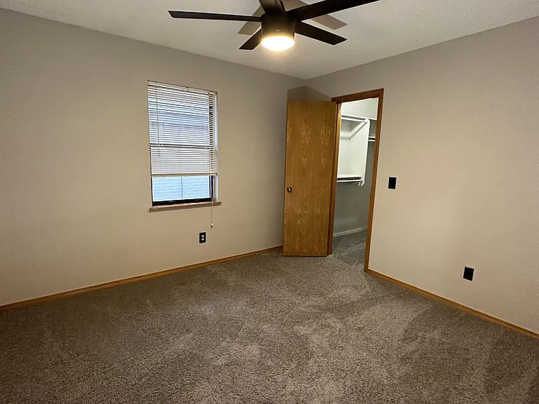 8500 Tiffany Dr — Photo 14