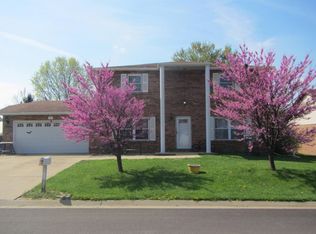 628 Leighigh Dr, Swansea, IL