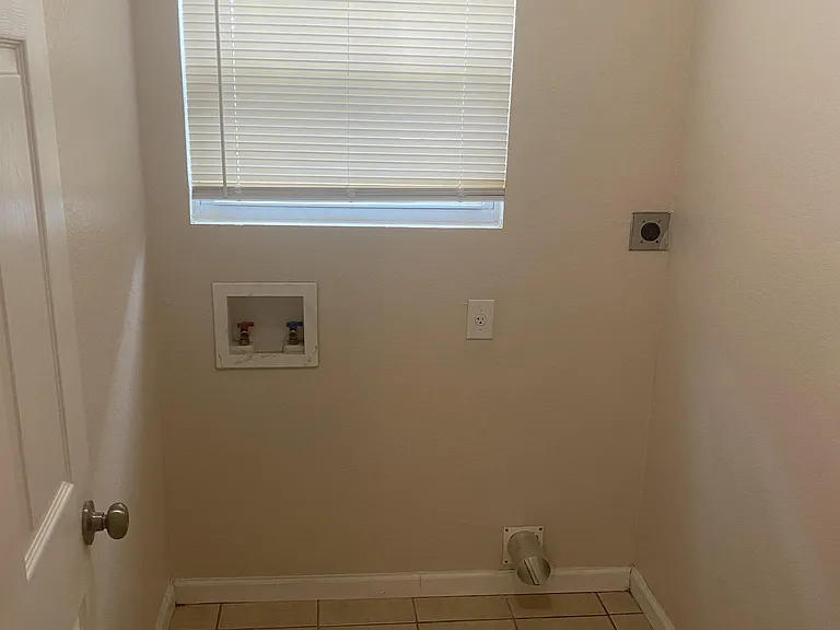 106 E Pearl Ave — Photo 7
