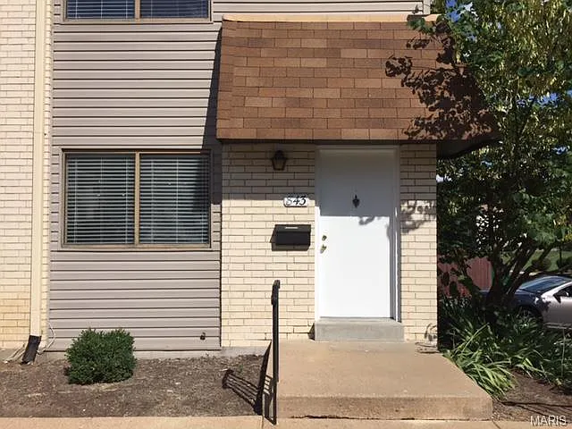 843 Portsdown Rd photo 1
