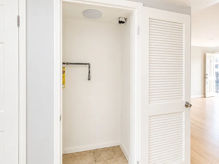 13623 Sherman Way #205 — Photo 14