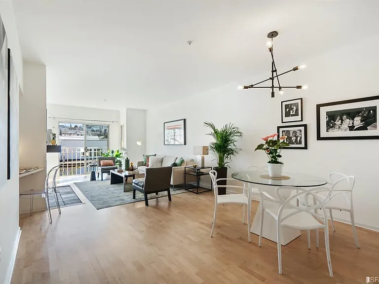 600 Chestnut St #409 — Photo 1