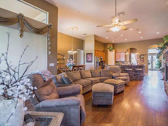 4th image of 2580 The Oaks Blvd