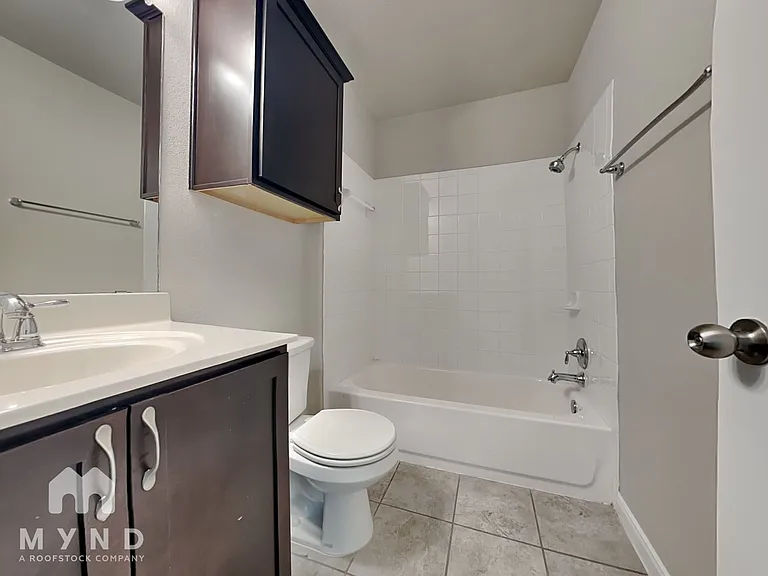 351 Langely — Photo 22