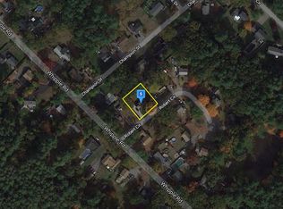 4 Robert Cir, Tewksbury, MA 01876
