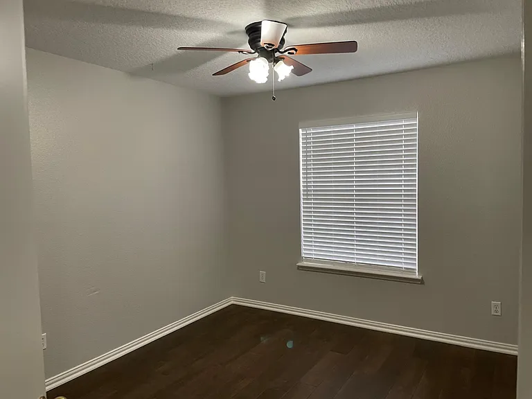 Bedroom with Street View