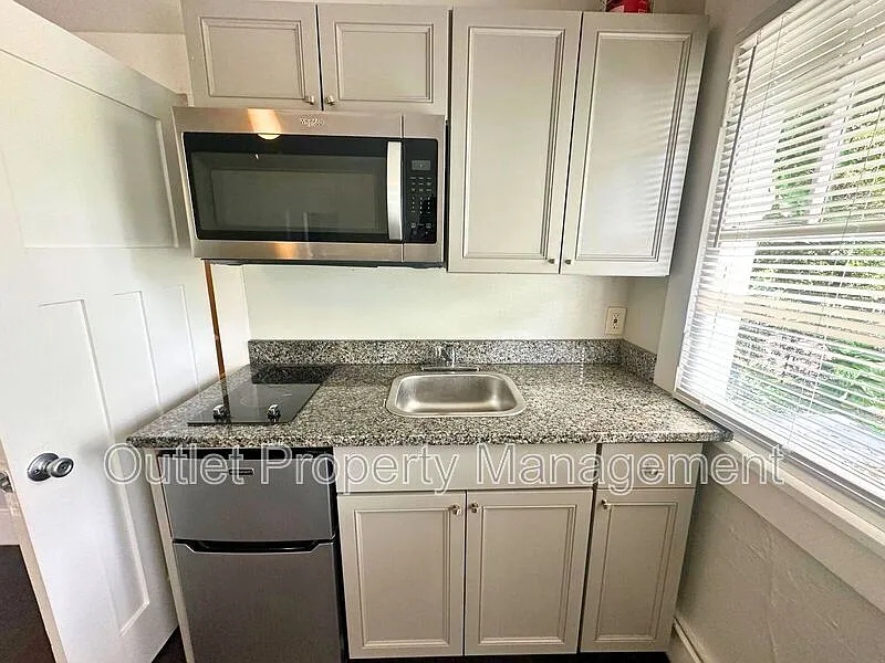 1 bed, 1.0 bath, 450 sqft, $975 — Photo 4