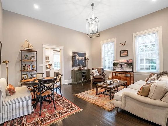 3rd image of 334 Little St