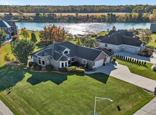 202 Barefoot Ct, Minooka, IL 60447