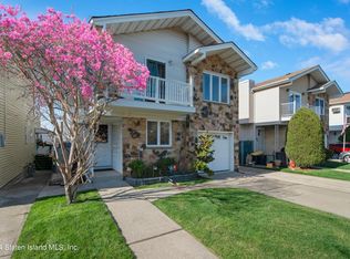 101 Lucille Ave, Staten Island, NY 10309