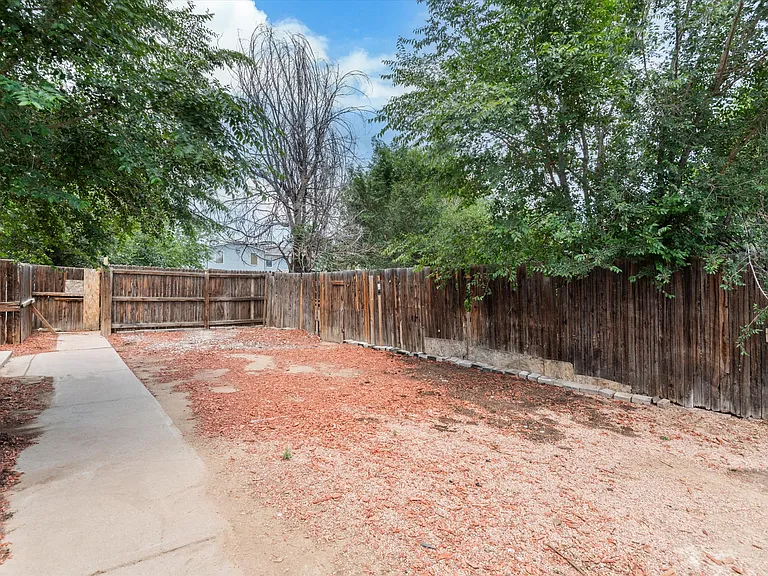 2280 Billings St — Photo 27
