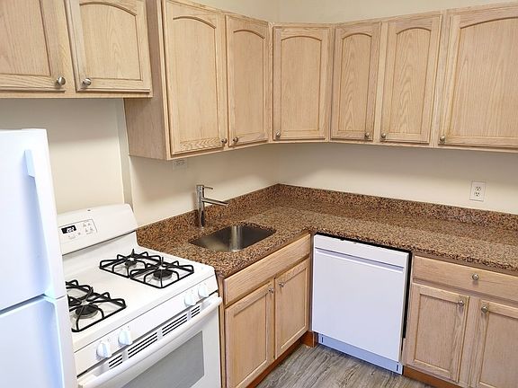 4th image of 115 Montague St APT 8B