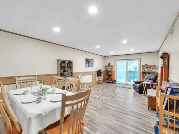 12 Bradley Circle #E, Enfield, CT 06082