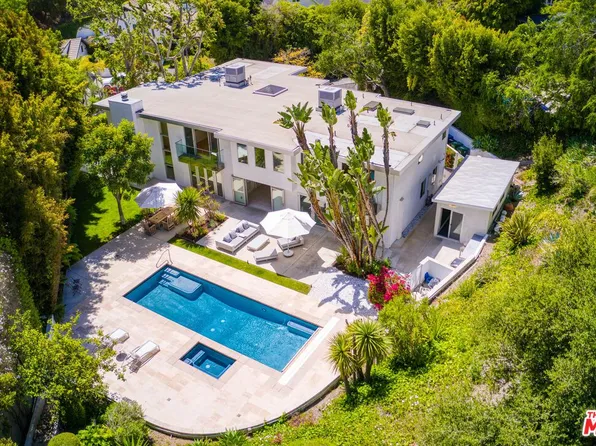 1016 Chantilly Rd, Los Angeles, CA 90077