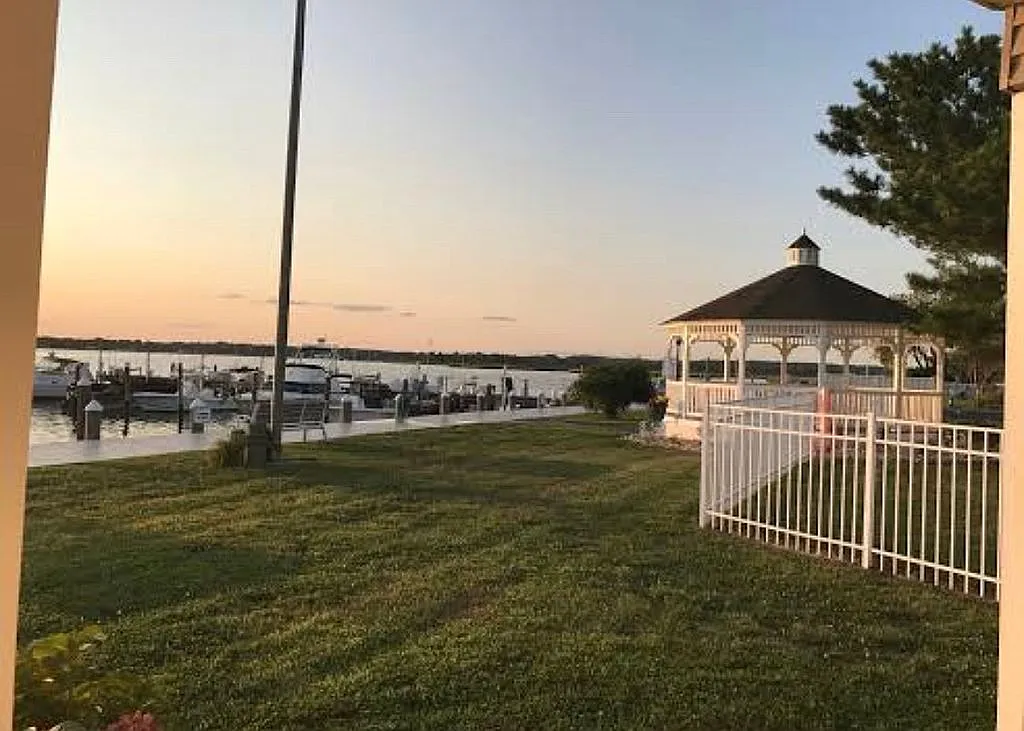 73 Wharfside Dr photo 1