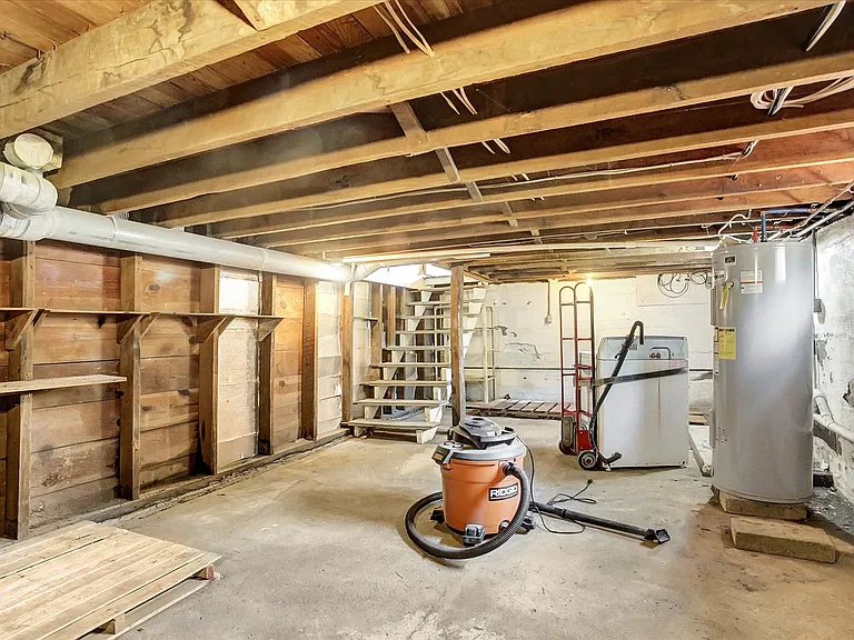 319 N 2nd St #1 — Photo 29