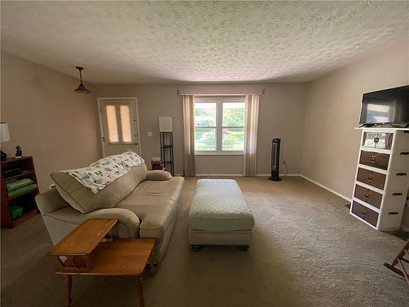 3rd image of 4342 Willow Run Dr