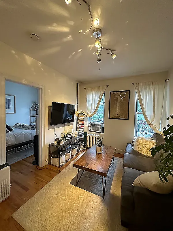 50 Horatio Street — Photo 1