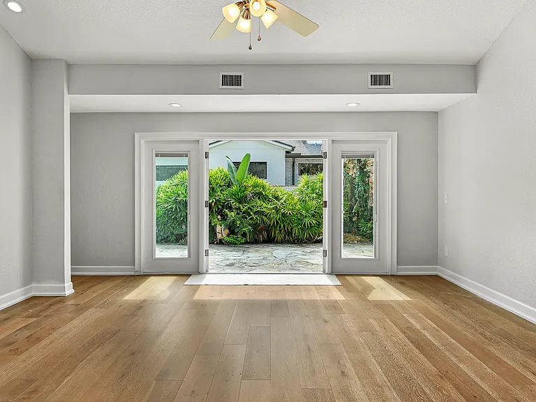 1781 Bryan Ave — Photo 10