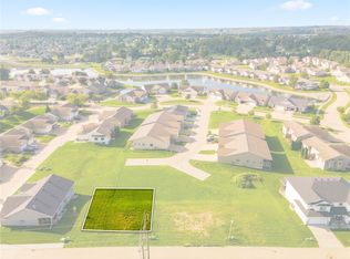 7048-7050 Waterview Dr SW, Cedar Rapids, IA 52404