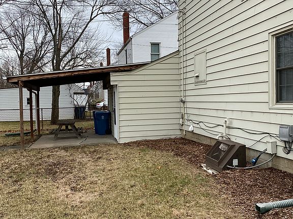 3rd image of 2455 Garfield Blvd