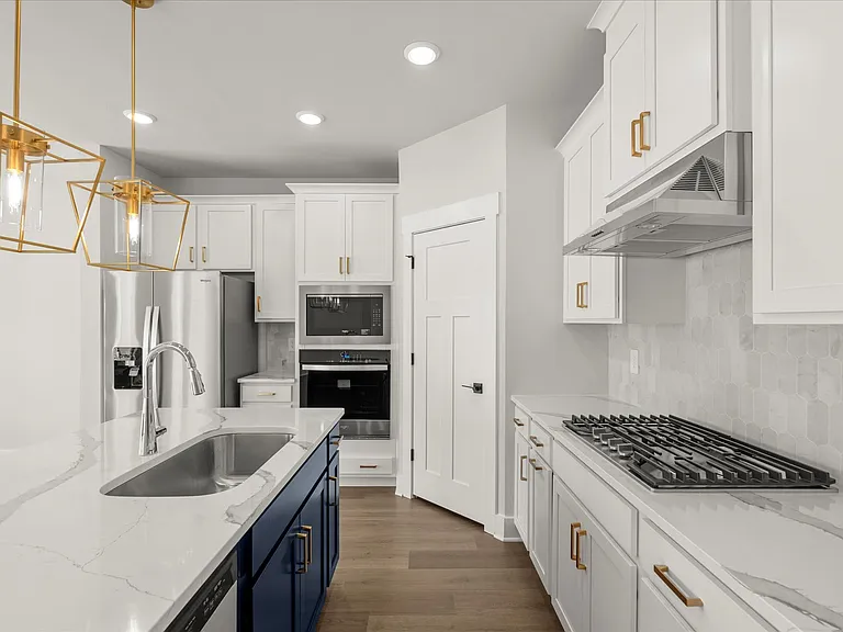 537 Cozy Bluff Rd — Photo 3