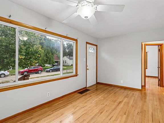 4th image of 1820 Lay St