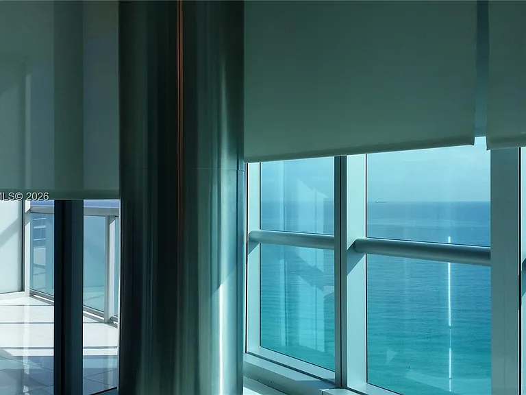17121 Collins Ave #2306 — Photo 3