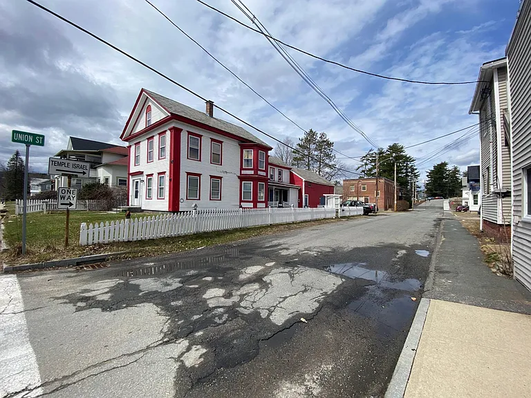 196 Main St #2 — Photo 23
