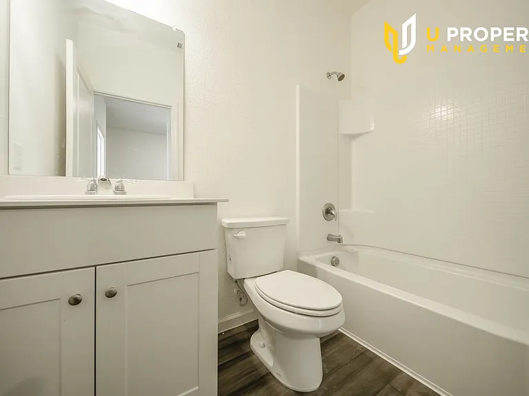 808 Juniper St — Photo 16