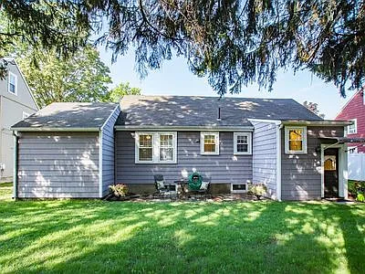 2 bed, 1.0 bath, $3,000 — Photo 4