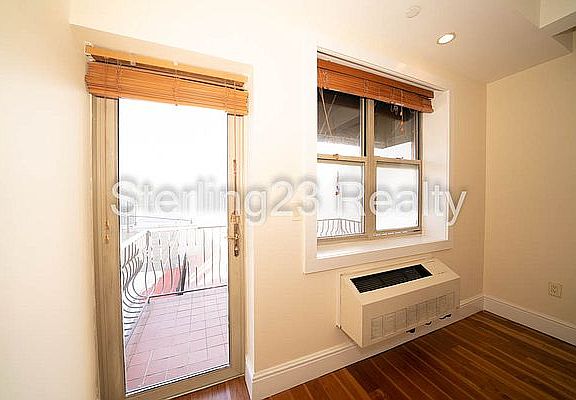 4th image of 12-07 31st Ave #3B