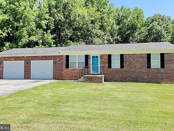 4th image of 29472 Jennifer Dr